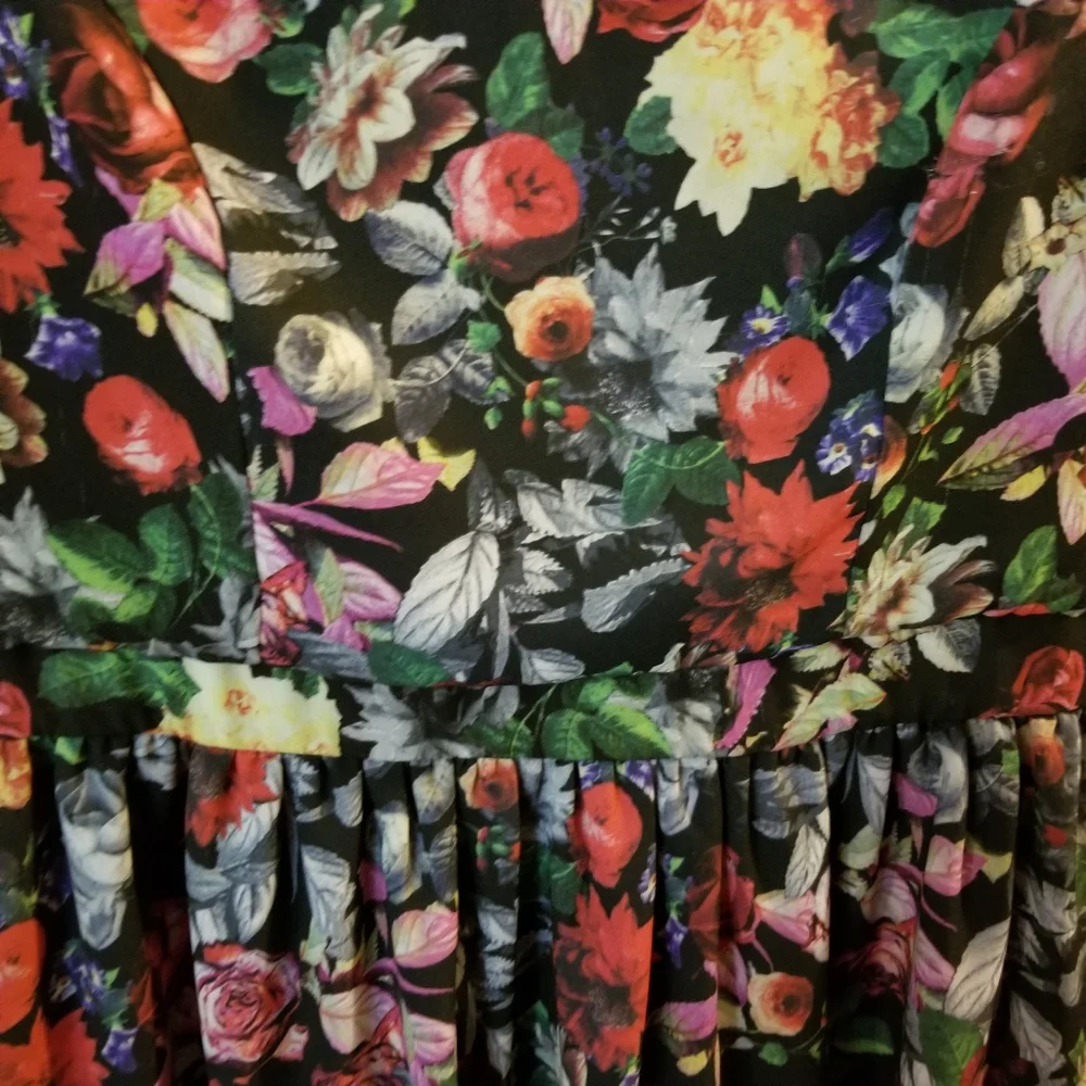 Romeo & Juliet Couture Women's Black Floral Print Short Sleeve Dress Size Medium